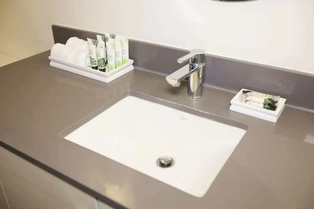 Downtown Lofty Suites - photo 6