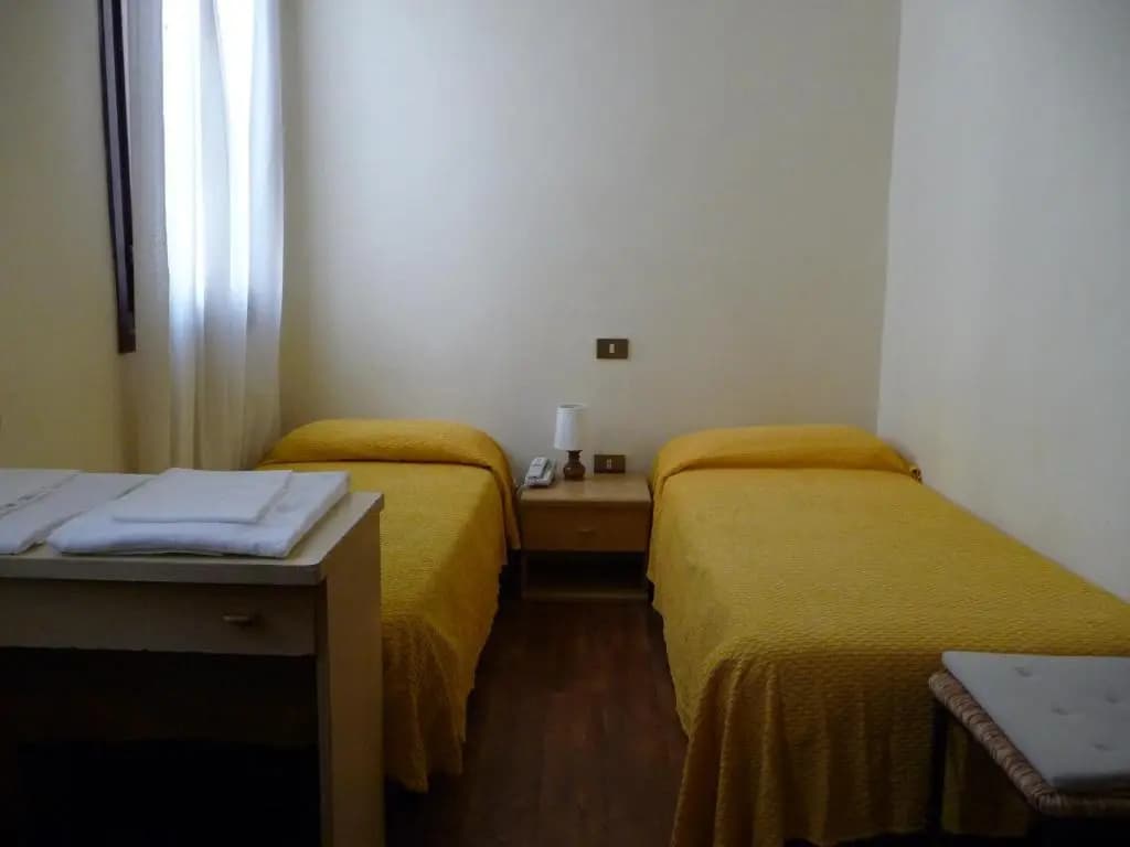 Tivoli Hotel - photo 4