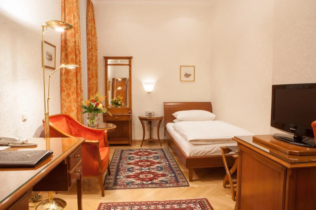 Hotel Kaiserin Elisabeth - photo 2
