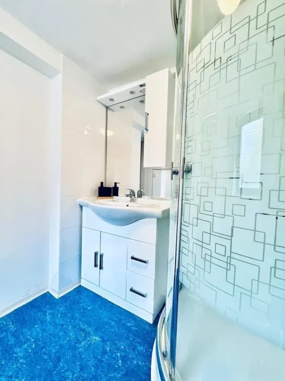 Comfortable 2BR Apt for 7 Guests - photo 11