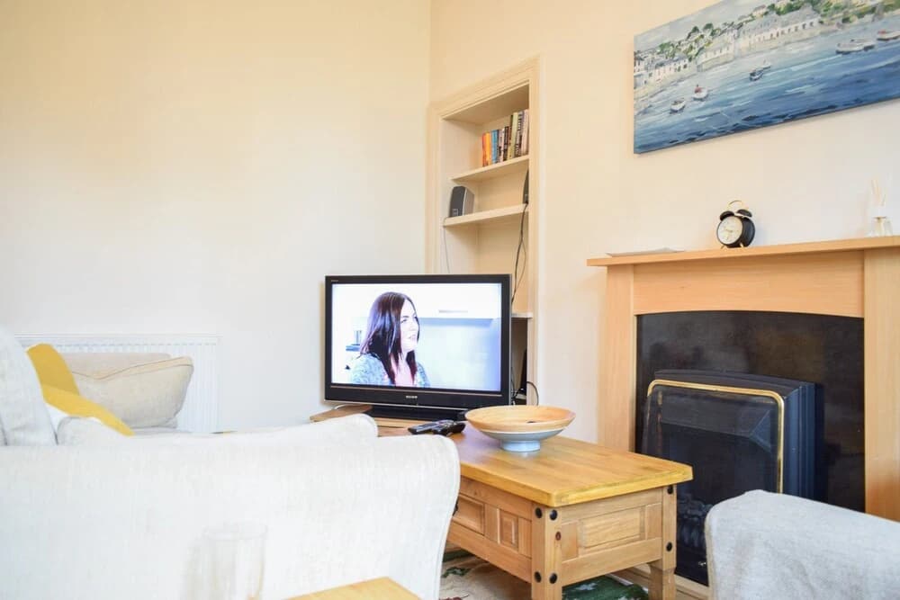 Flat Near Edinburgh Coast - photo 2