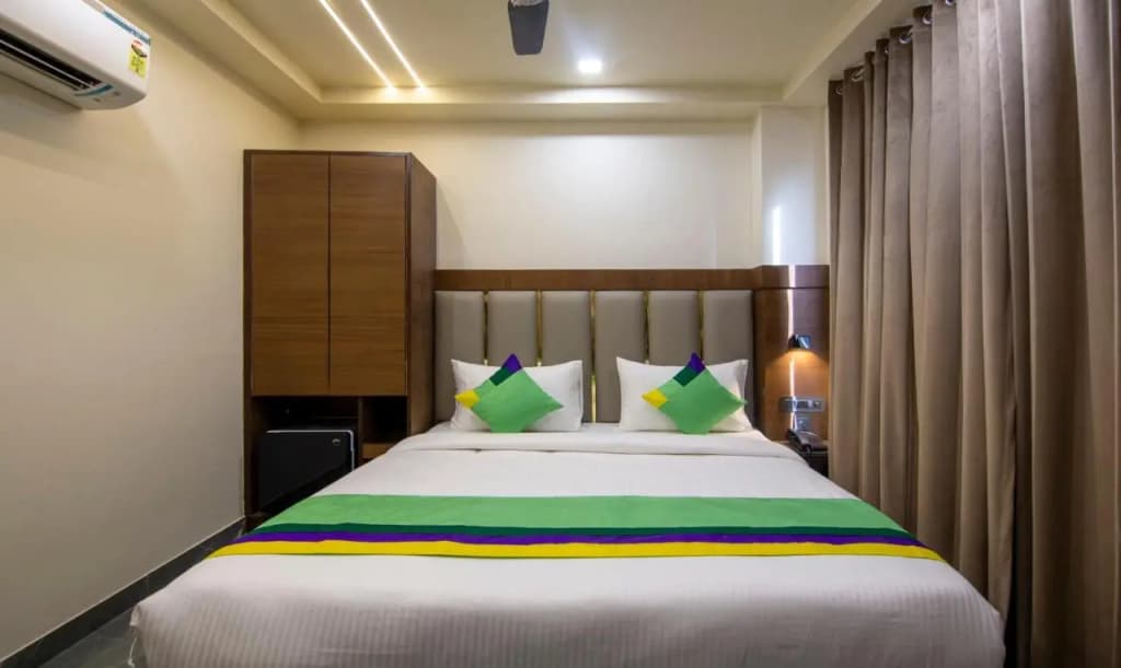 Treebo Royal Comfort - photo 21