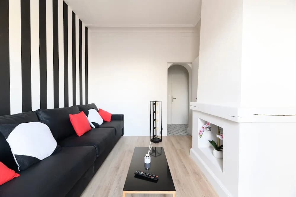 Daumier - New 2 Bdrs Flat near la Seine - photo 6