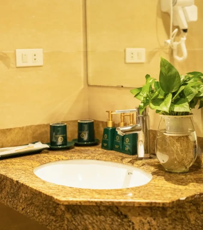 Bay Luxury Hanoi Hotel - No 9 Nguyen Truong To - photo 9