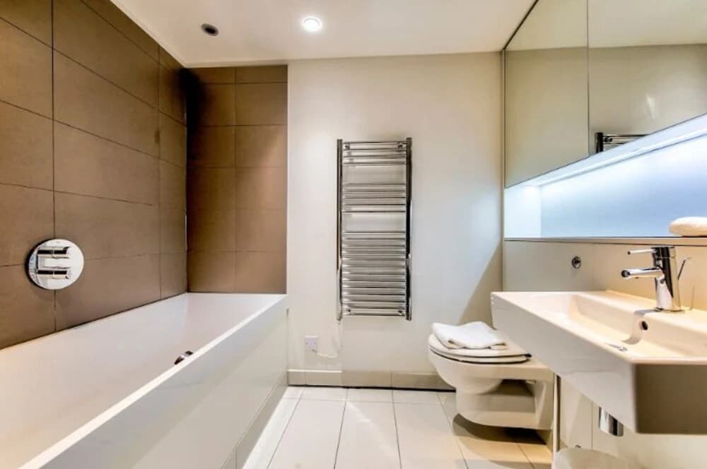 Luxury Quartermile Apart - photo 8