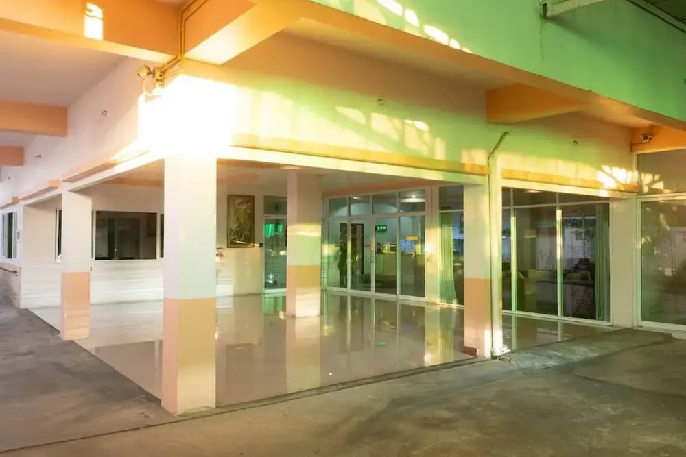 Ree Riverside hotel - photo 12