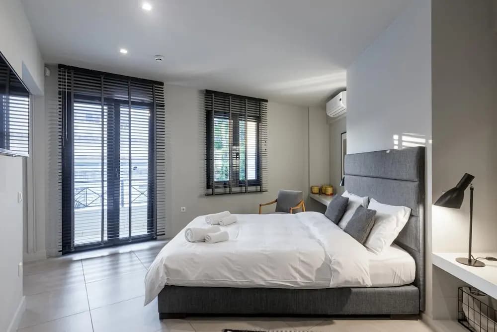 Fantastic Central Athens Suite With Rooftop Deck - photo 3
