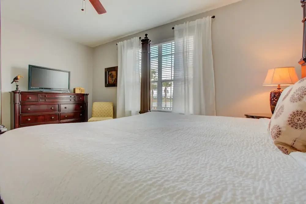 Lakefront Luxury - photo 3