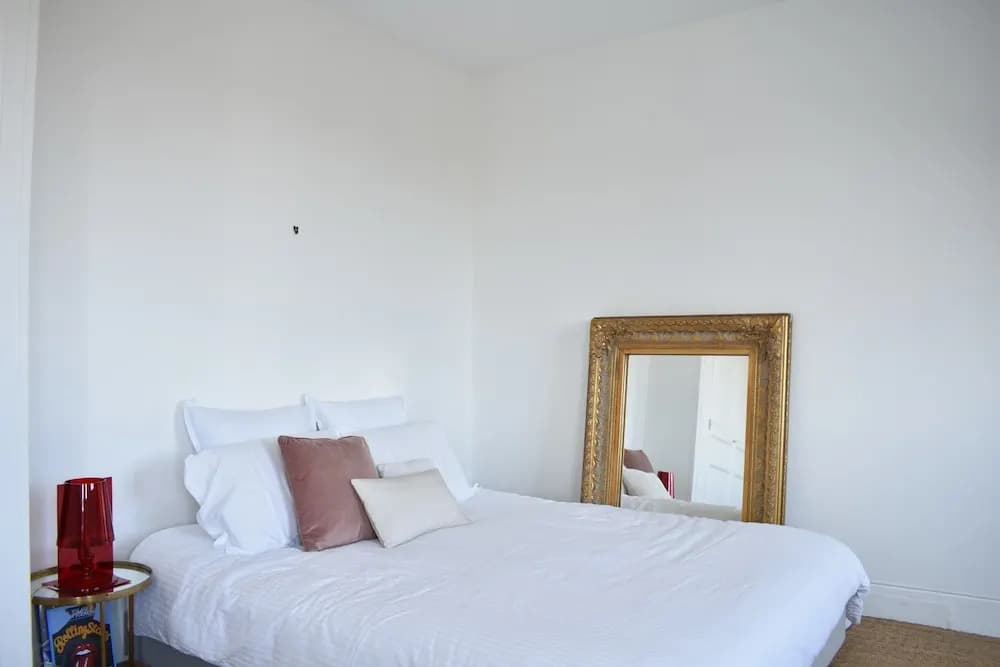 1 Bedroom Apartment Near Champs Elysee - photo 3