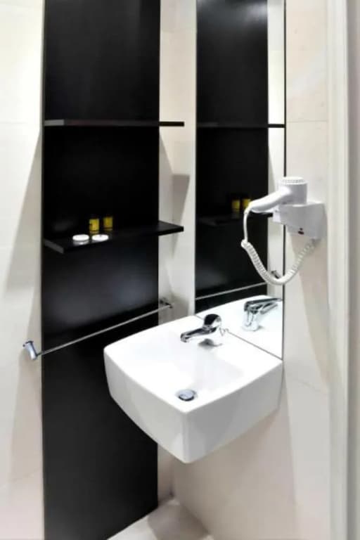 Antisthenes Apartments - photo 10