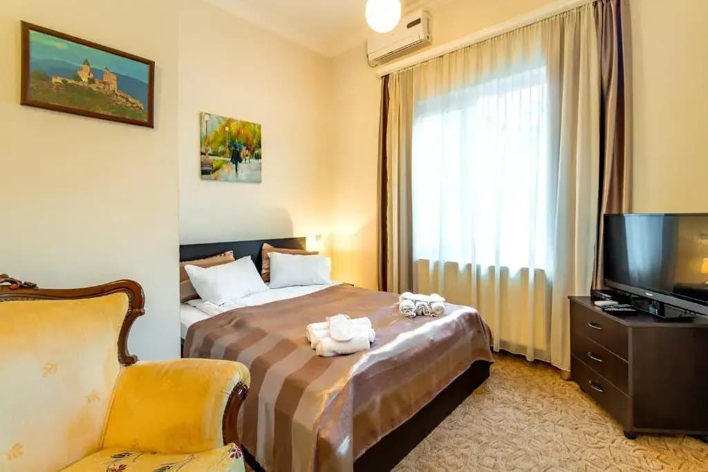 V Park Hotel - photo 1