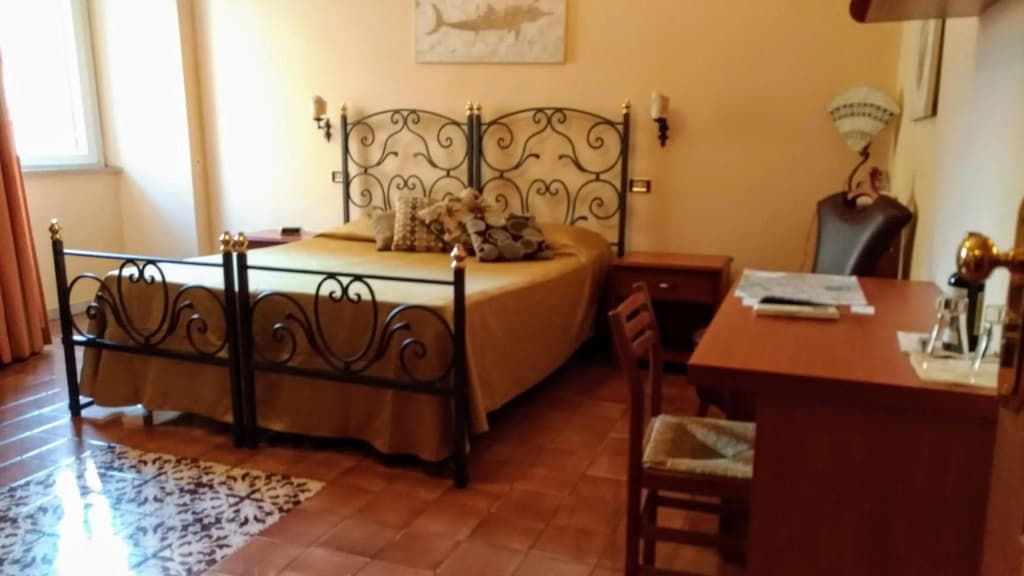 Nicolas Inn - photo 49