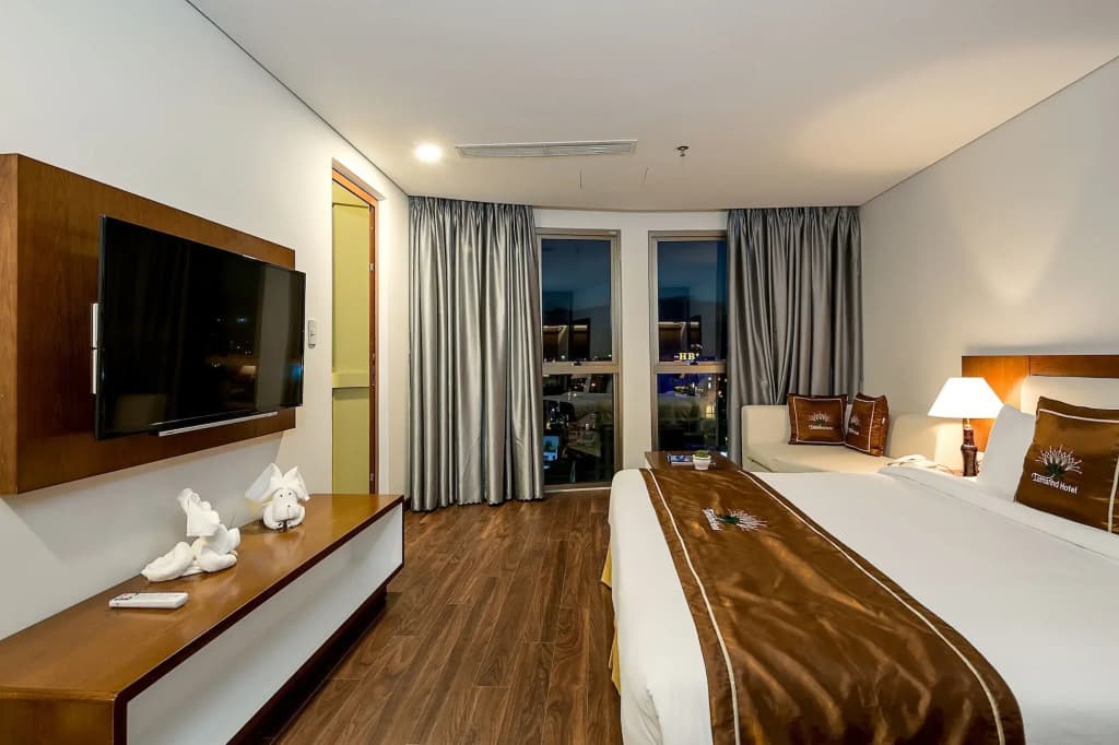 Tamarind Hotel Da Nang - photo 30