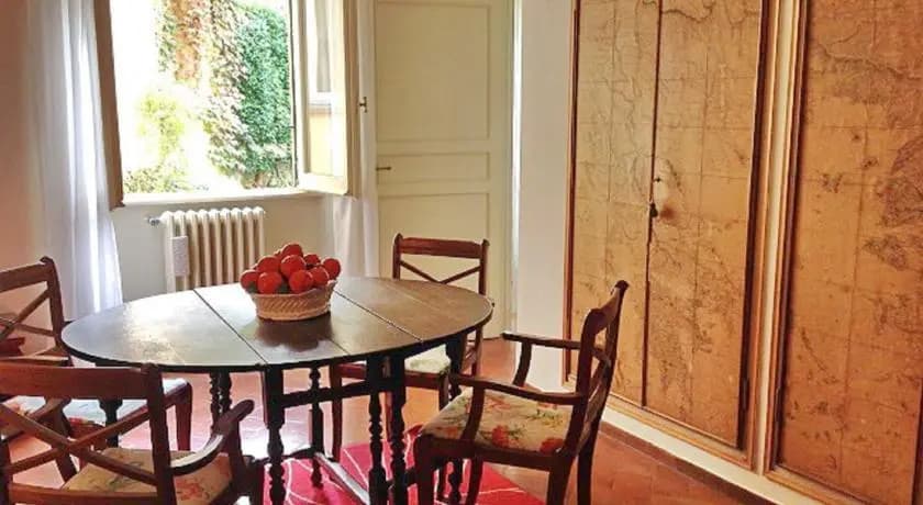 Old Bridge Apartment - photo 6