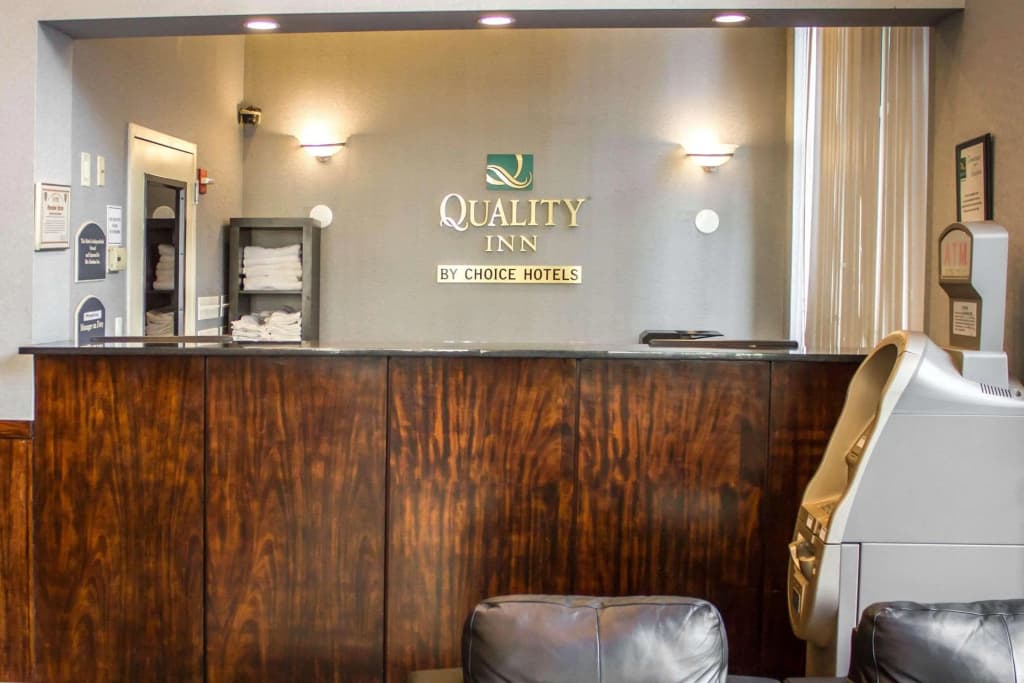 Quality Inn - photo 2