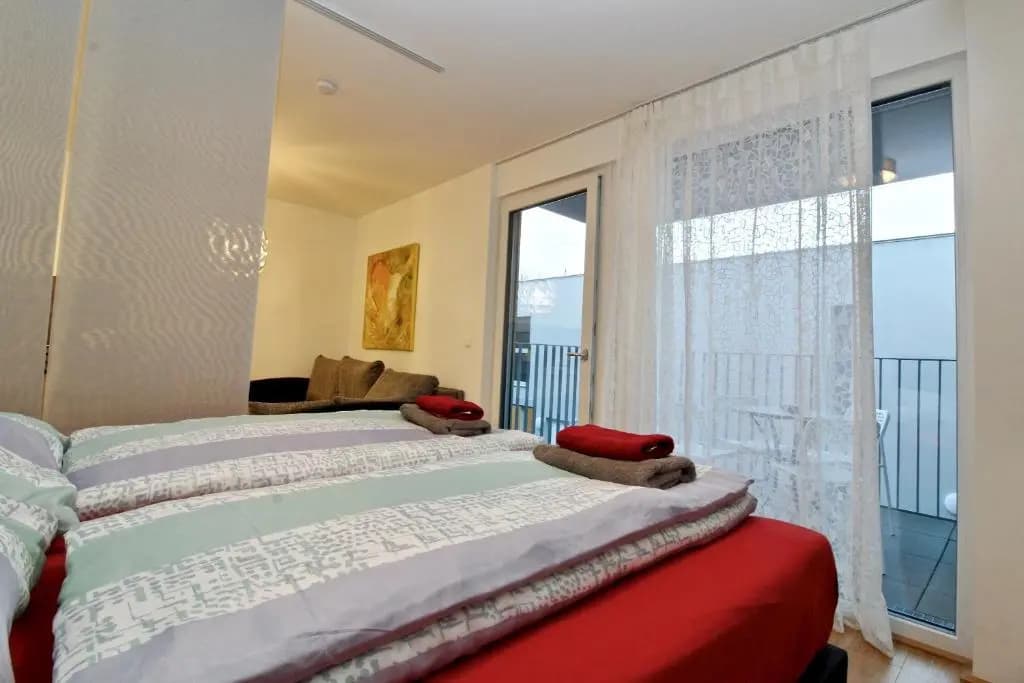 Balcony/Pool/Free Parking Garage Studio - photo 3