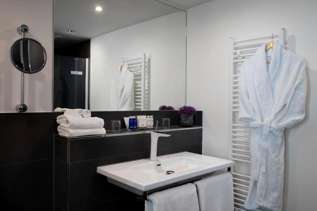 art'otel Berlin Mitte powered by Radisson Hotels - photo 10
