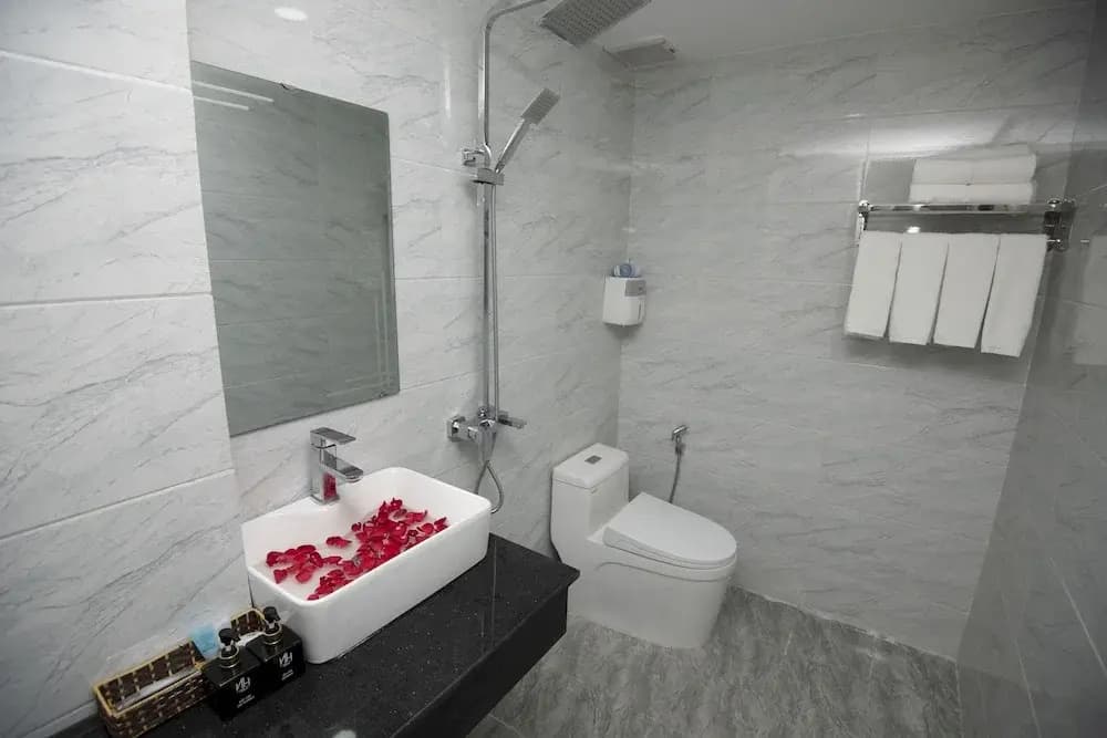 OYO 1180 Huy Ngoc Hotel - photo 8