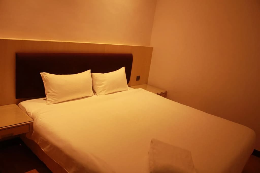 Imperial Suites Serviced Apartment - photo 4