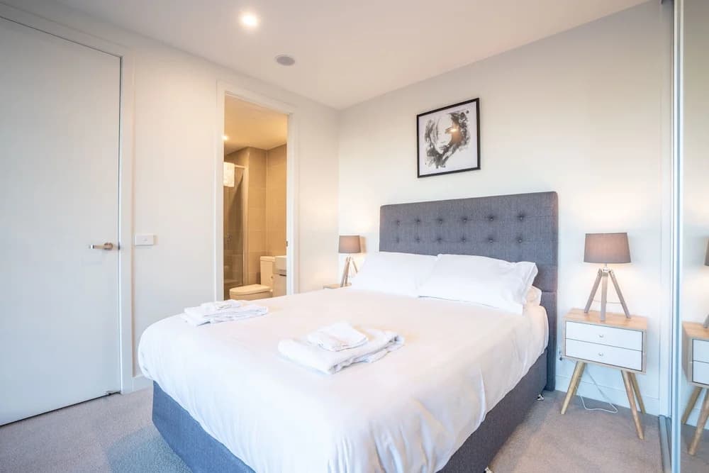 Poplar Apartments - photo 2