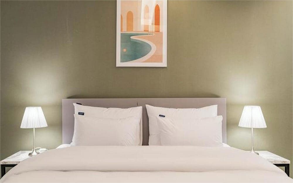 Page 9 Hotel - photo 3