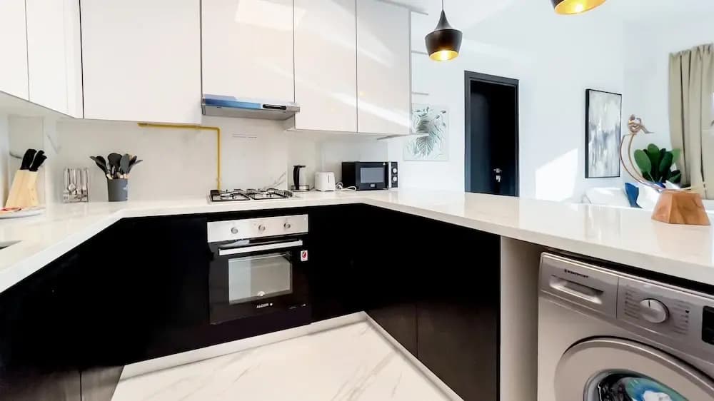 Elite LUX Holiday Homes - Luxe Gardenia 2BR Haven in Arjan Dubai - photo 15