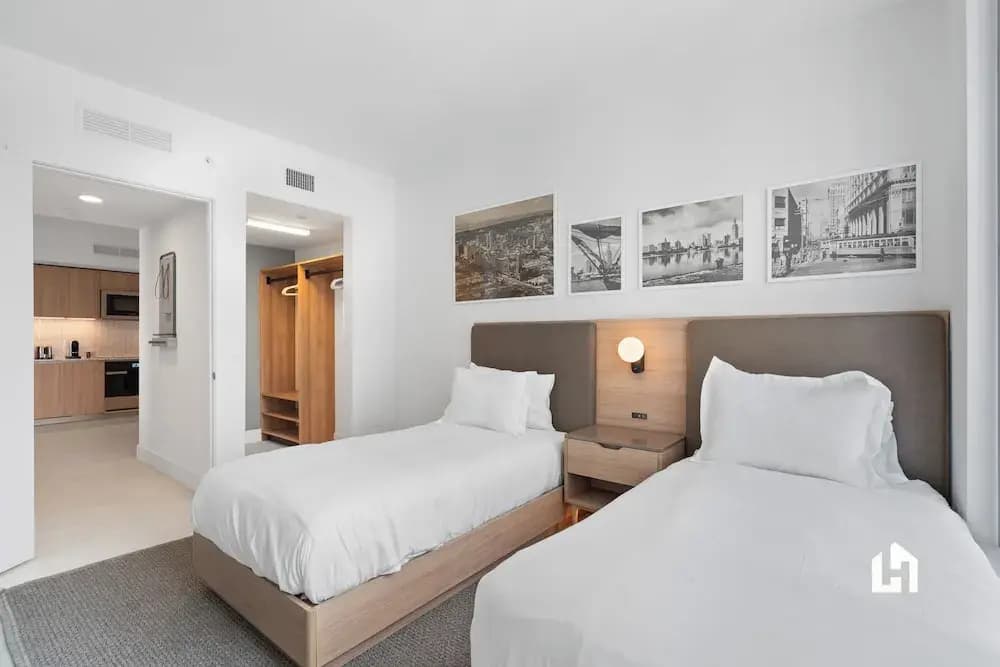 Stylish Apartments with Partial Ocean Views in Downtown - photo 16