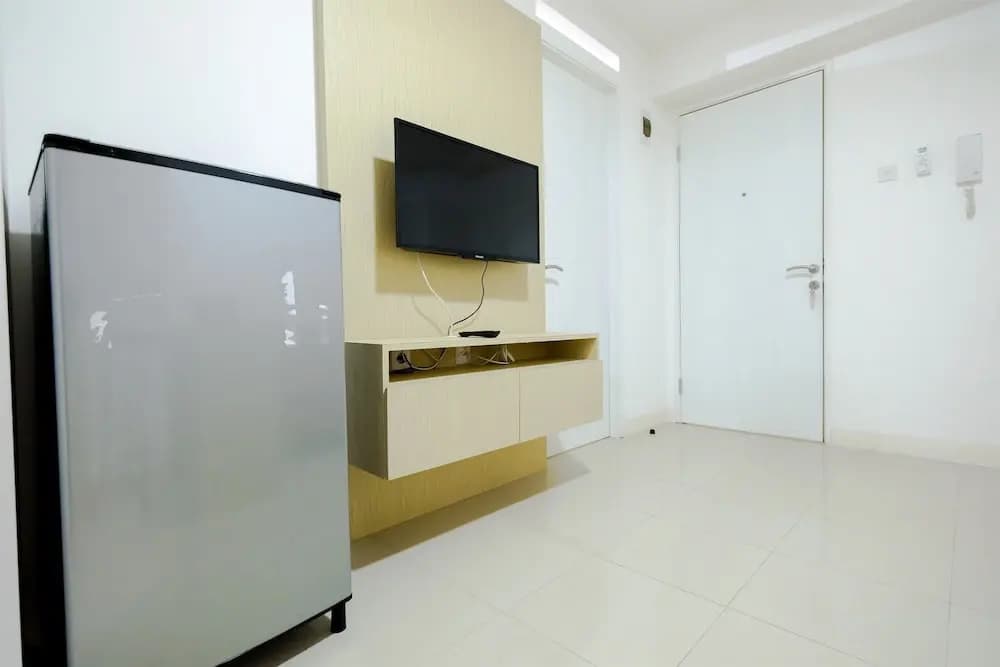 Simply & Clean Bassura City Apartment - photo 21
