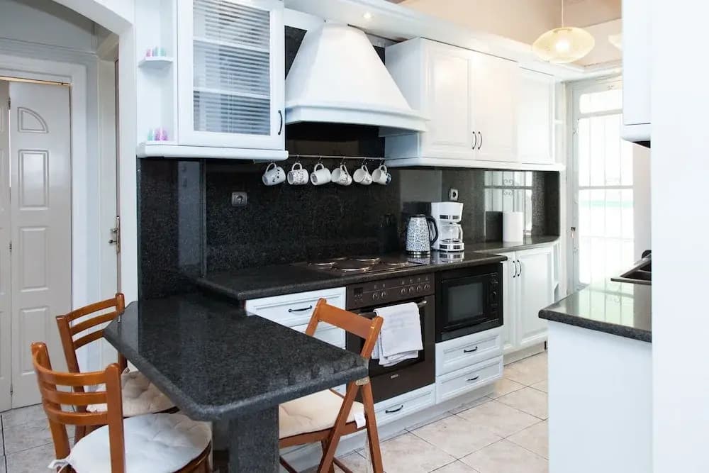 Brand new apt in central Athens - photo 14