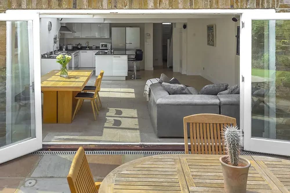 Blissful in Balham - photo 7