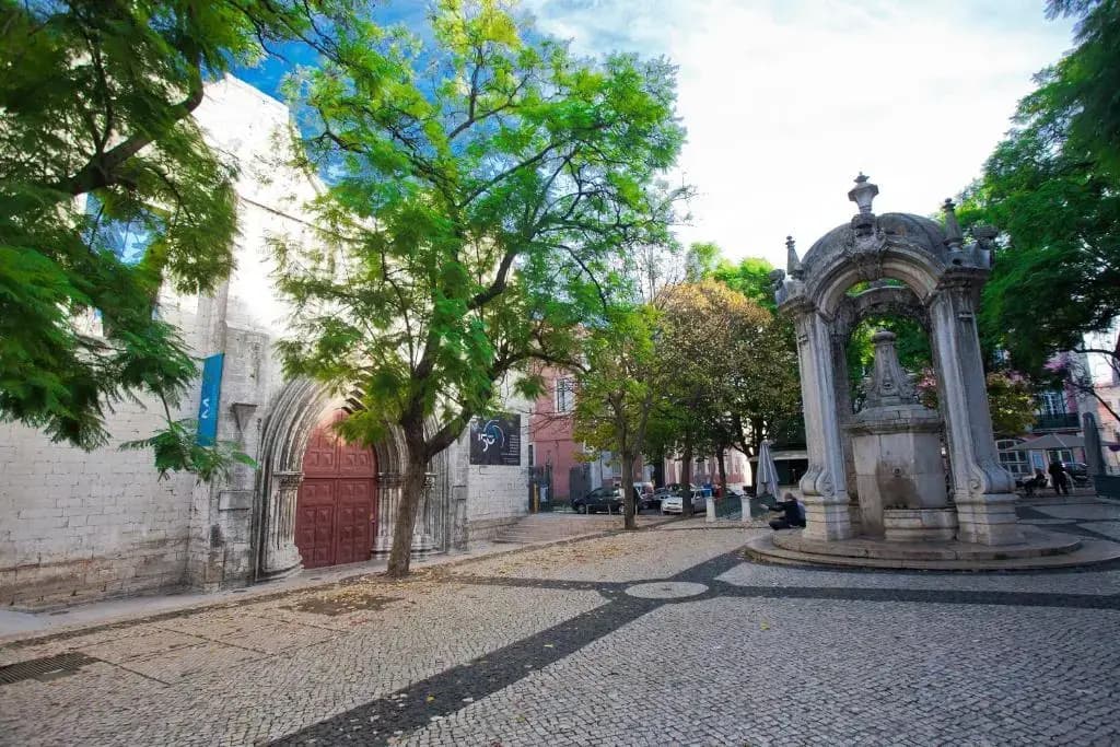 Entre o Carmo e a Trindade - main photo