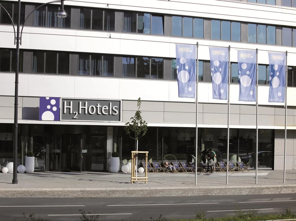 H2 Hotel Berlin Alexanderplatz - photo 1