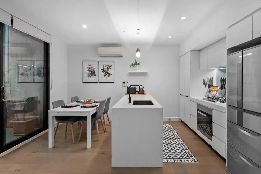 StayCentral Northcote Townhouse With Study - photo 14