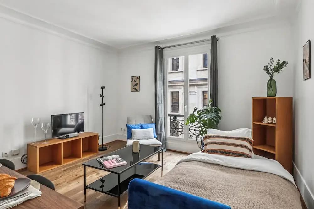 Bright 1BR Steps from Canal Saint-Martin - photo 5
