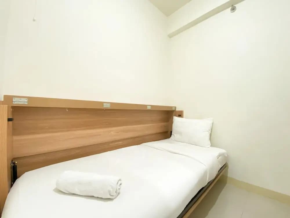 Comfort And Strategic 2Br At Green Pramuka City Apartment - photo 3