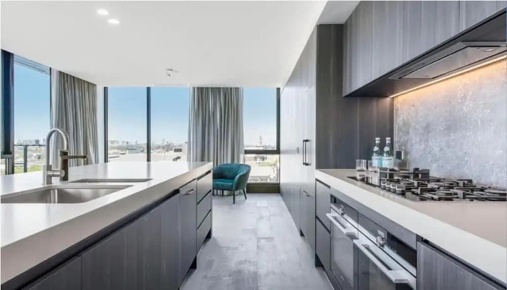 Luxury Penthouse with Bay and City Views - photo 13