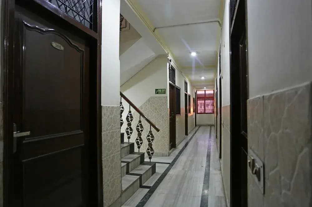 OYO 6124 Lord Krishna Dx Inn - photo 8