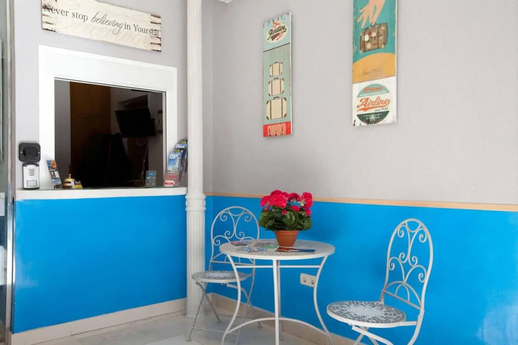 Hostal Montaloya - photo 1