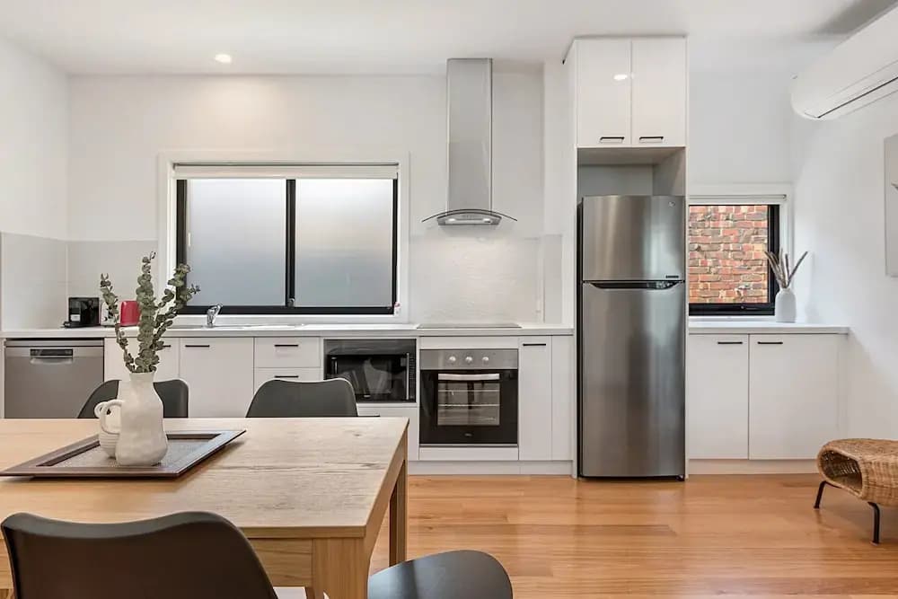 Gorgeous 3-bed House With Spacious Shared Backyard - photo 18