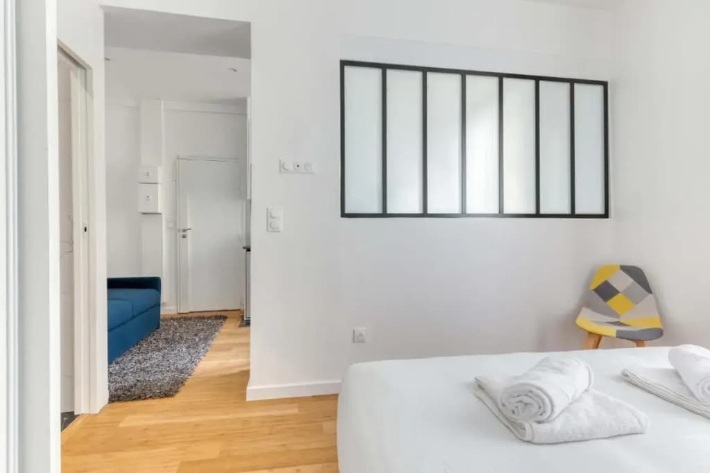 New Large Studio in the Heart of Paris 12 - photo 3