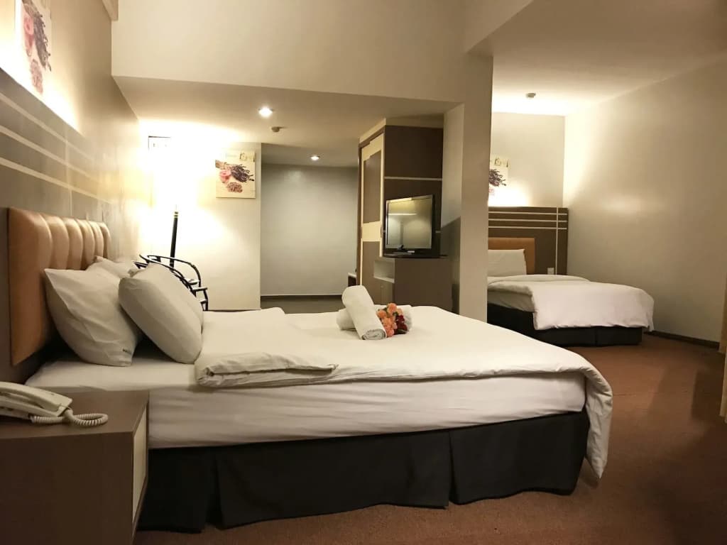 The Landmark Hotel - photo 23