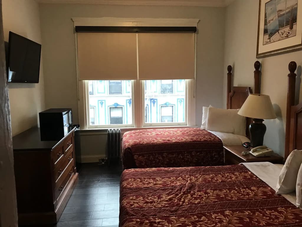 Warfield Hotel - photo 3
