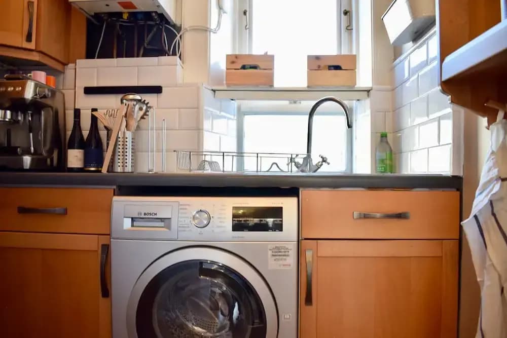 2 Bedroom Traditional Edinburgh Flat - photo 11