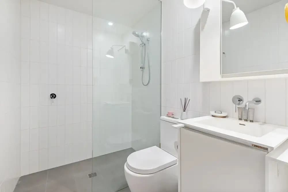 Brighton 1-bed Apartment With Balcony & Parking - photo 6