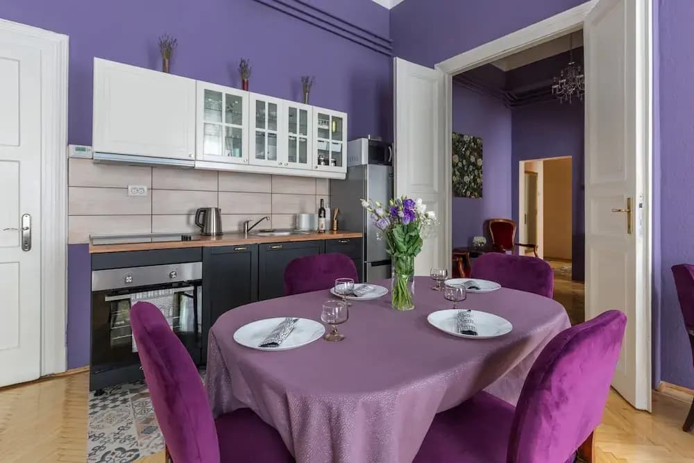 Luxury & Spacious Eclectic Style Apartment - photo 11