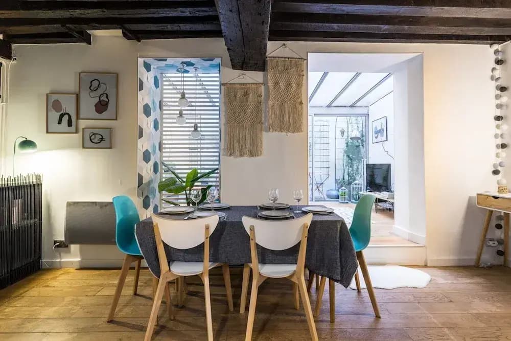 Chic Apartment With Patio - 2br/6p - Le Marais - photo 20