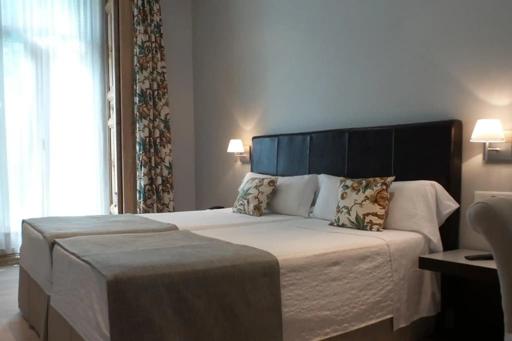 Hotel Moderno Puerta del Sol - photo 2