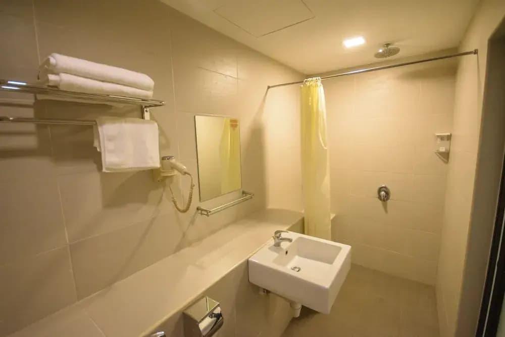 Hotel Uptown Chinatown - photo 7