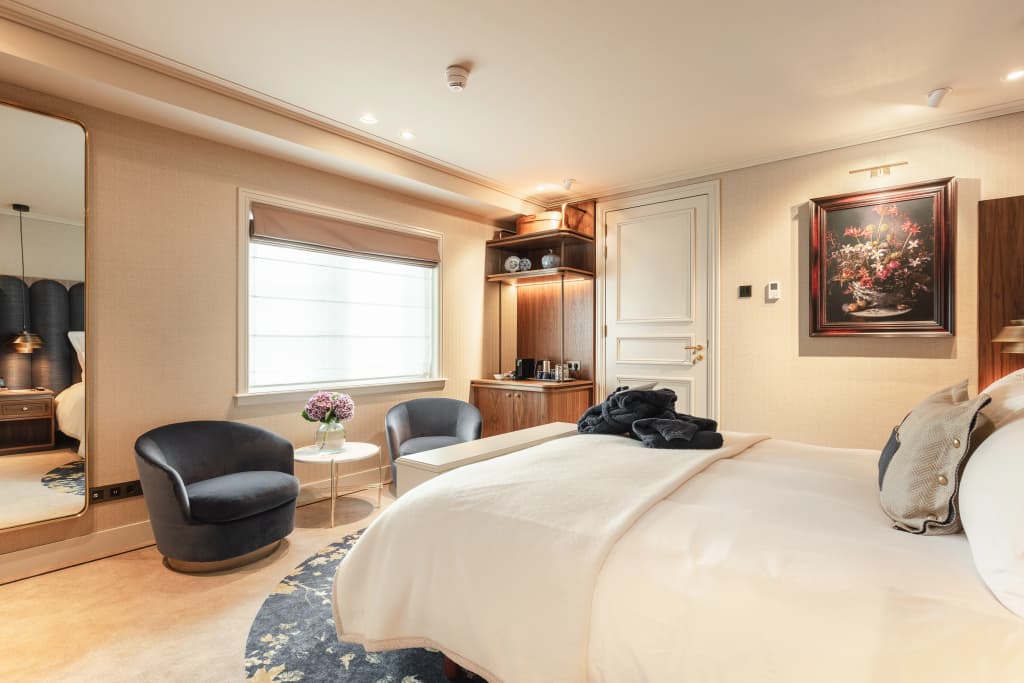 Hotel 717 - photo 28