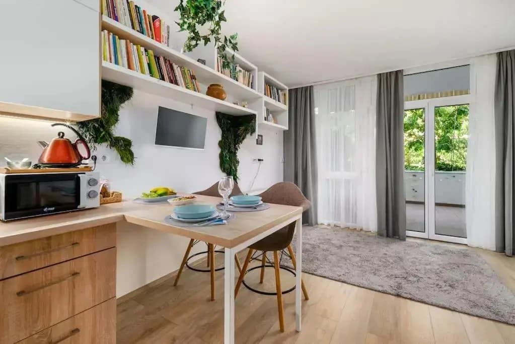 Designer City Studio w/XL balcony - photo 3